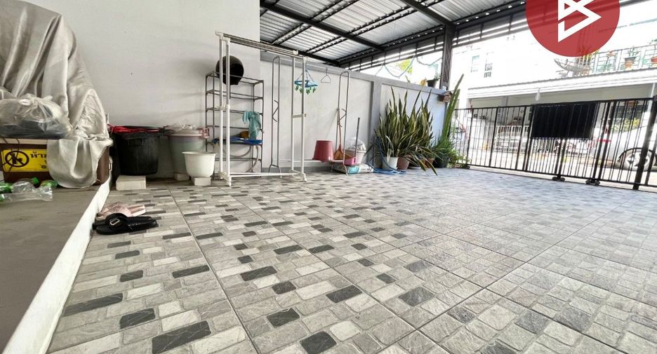 For sale 3 bedrooms townhouse in Mueang Chon Buri, Chonburi