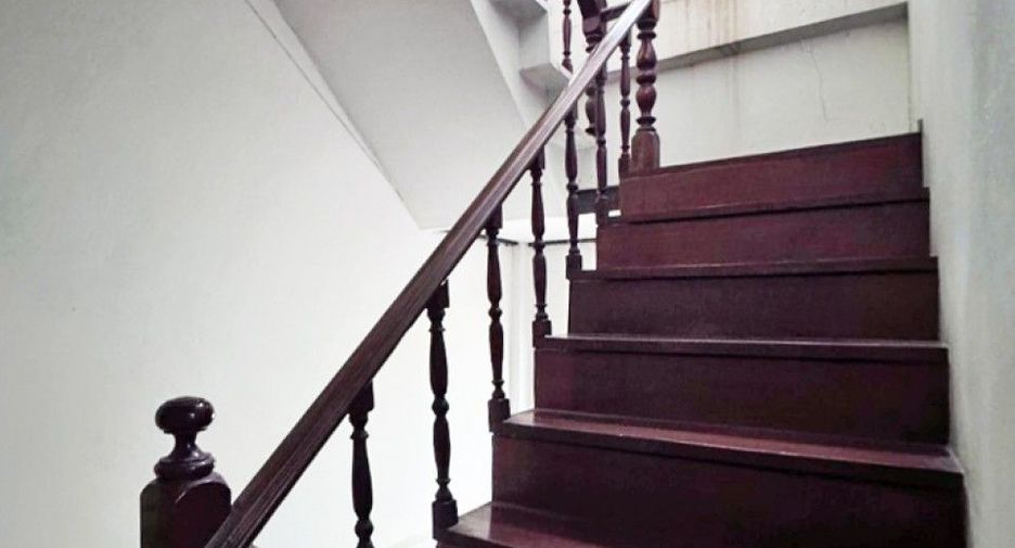 Casa adosada en venta de 4 habitaciones en Min Buri, Bangkok