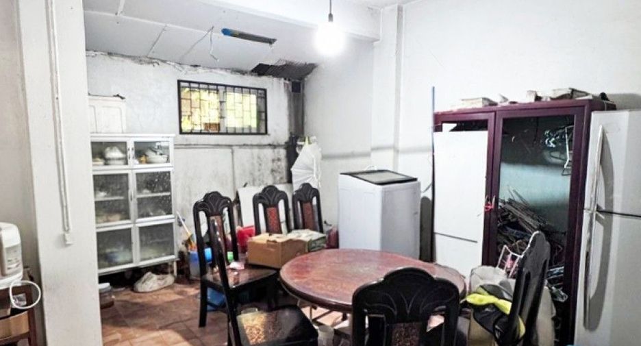 Casa adosada en venta de 4 habitaciones en Min Buri, Bangkok