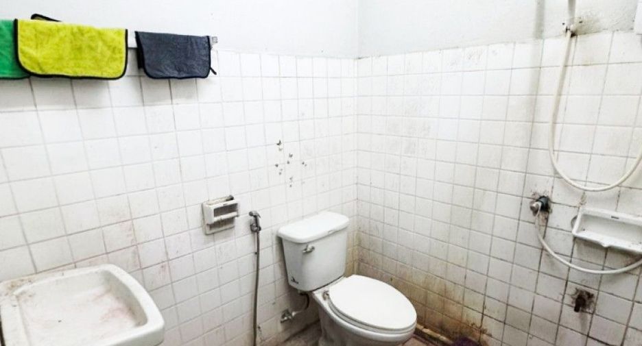 Casa adosada en venta de 4 habitaciones en Min Buri, Bangkok