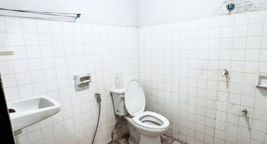 Casa adosada en venta de 4 habitaciones en Min Buri, Bangkok