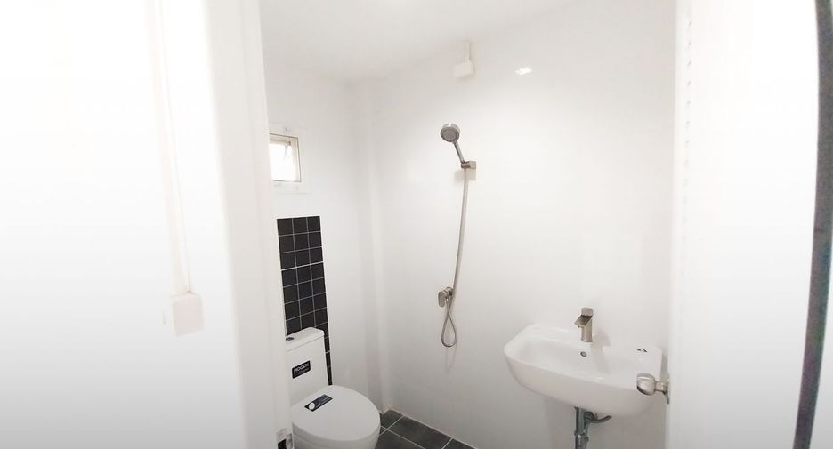 Casa adosada en venta de 2 habitaciones en Khlong Luang, Pathum Thani