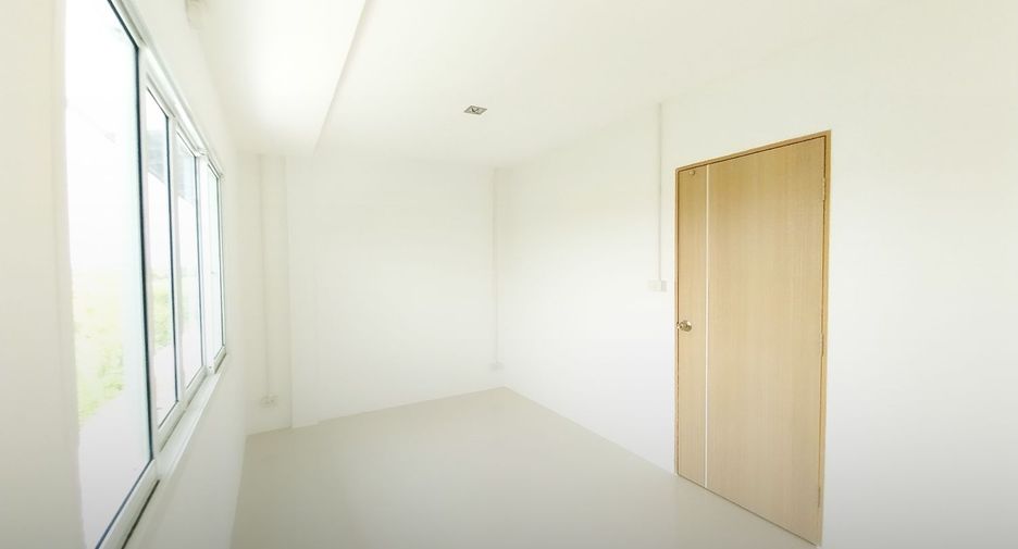 Casa adosada en venta de 2 habitaciones en Khlong Luang, Pathum Thani