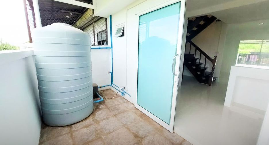 Casa adosada en venta de 2 habitaciones en Khlong Luang, Pathum Thani