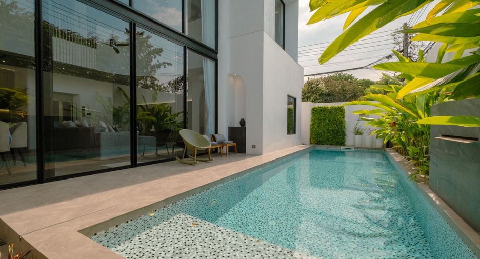 For rent 4 bedrooms house in Mueang Chiang Mai, Chiang Mai