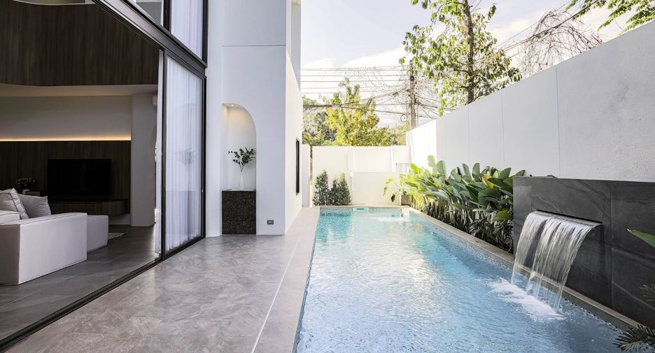 For rent 4 bedrooms house in Mueang Chiang Mai, Chiang Mai