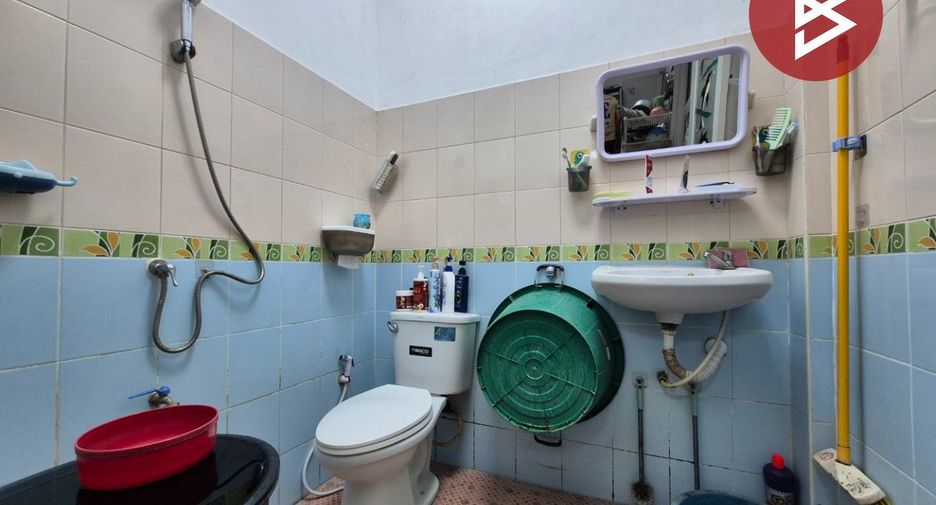 For sale 2 bedrooms townhouse in Ban Phaeo, Samut Sakhon