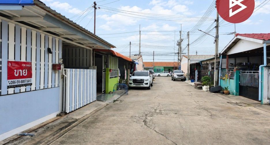 For sale 2 bedrooms townhouse in Ban Phaeo, Samut Sakhon