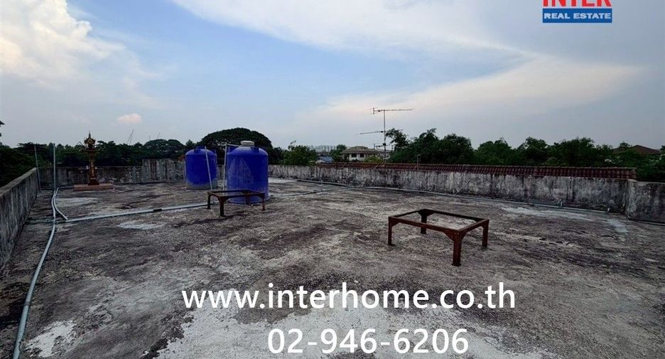 For sale 16 bedrooms retail Space in Sai Mai, Bangkok