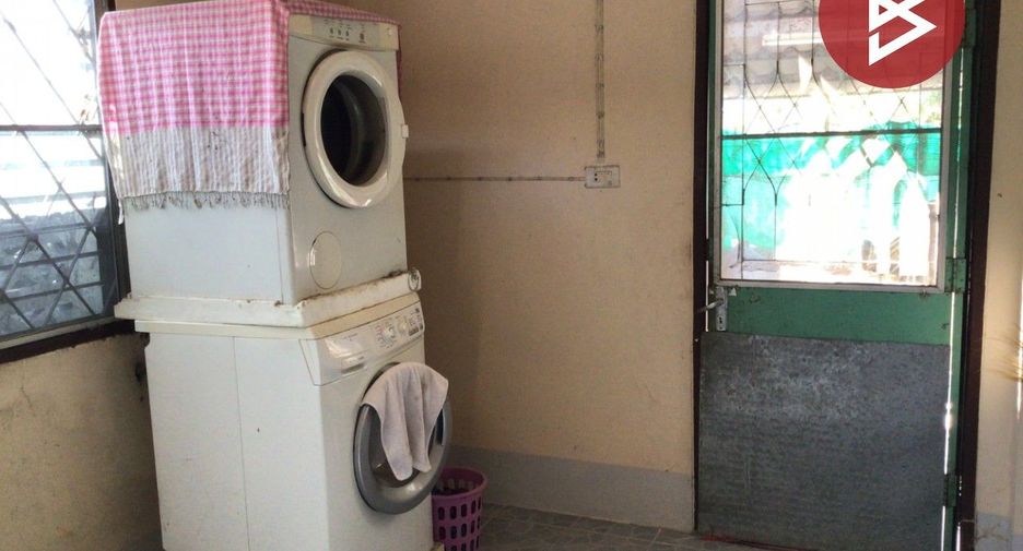 For sale 4 bedrooms house in Mueang Chiang Rai, Chiang Rai