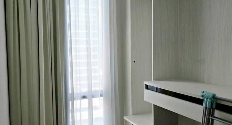 For rent 2 bedrooms condo in Pathum Wan, Bangkok