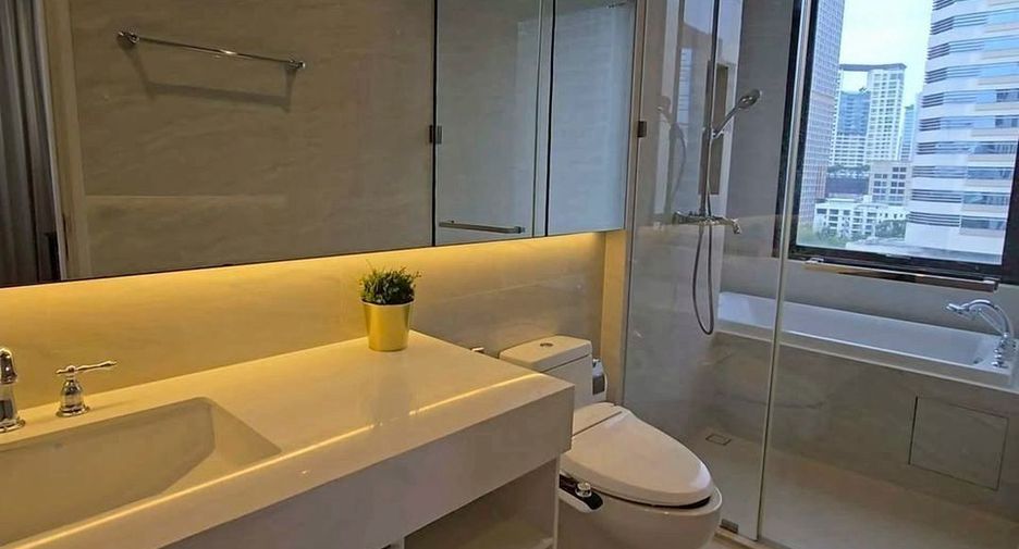 For rent 2 bedrooms condo in Pathum Wan, Bangkok