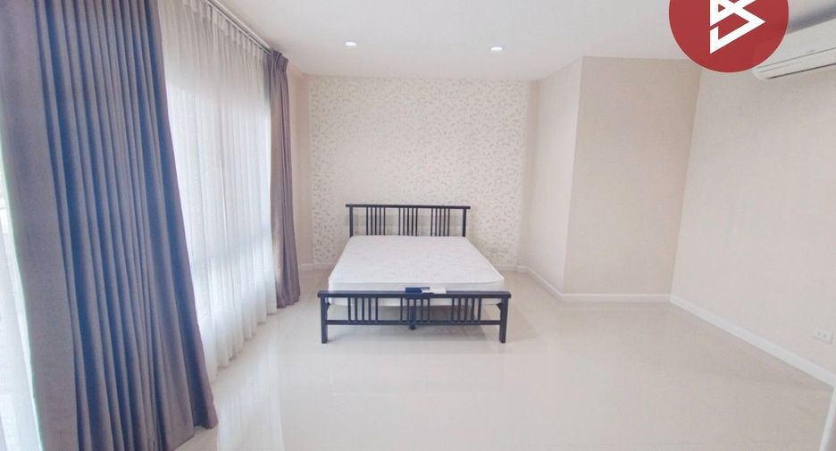 Casa adosada en venta de 3 habitaciones en Mueang Chachoengsao, Chachoengsao