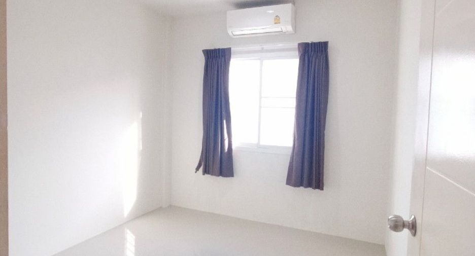 Casa adosada en venta de 3 habitaciones en Mueang Chachoengsao, Chachoengsao