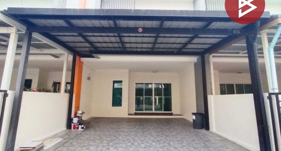 Casa adosada en venta de 3 habitaciones en Mueang Chachoengsao, Chachoengsao