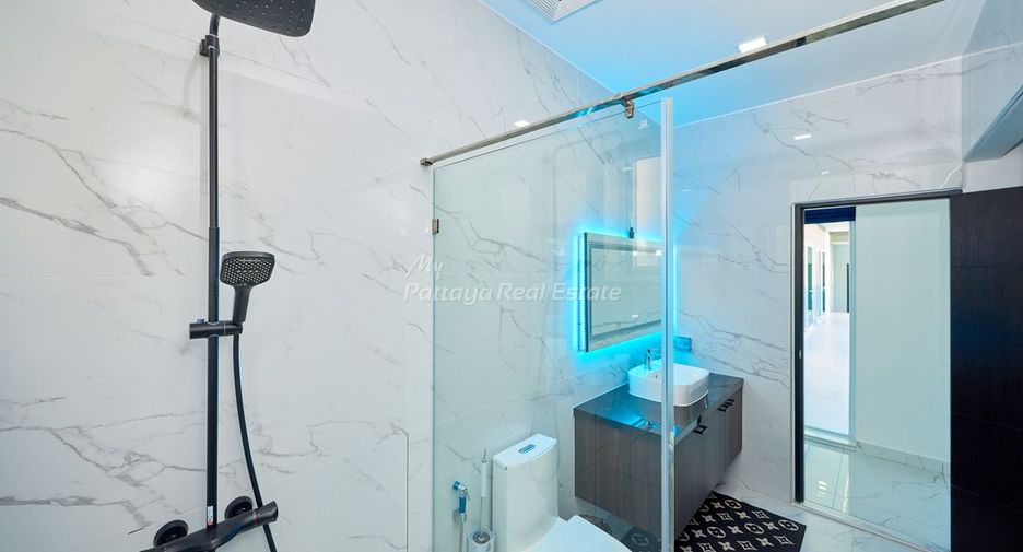 For sale 3 bedrooms villa in East Pattaya, Pattaya