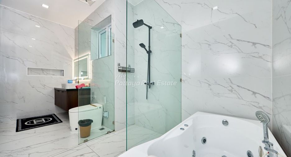 For sale 3 bedrooms villa in East Pattaya, Pattaya