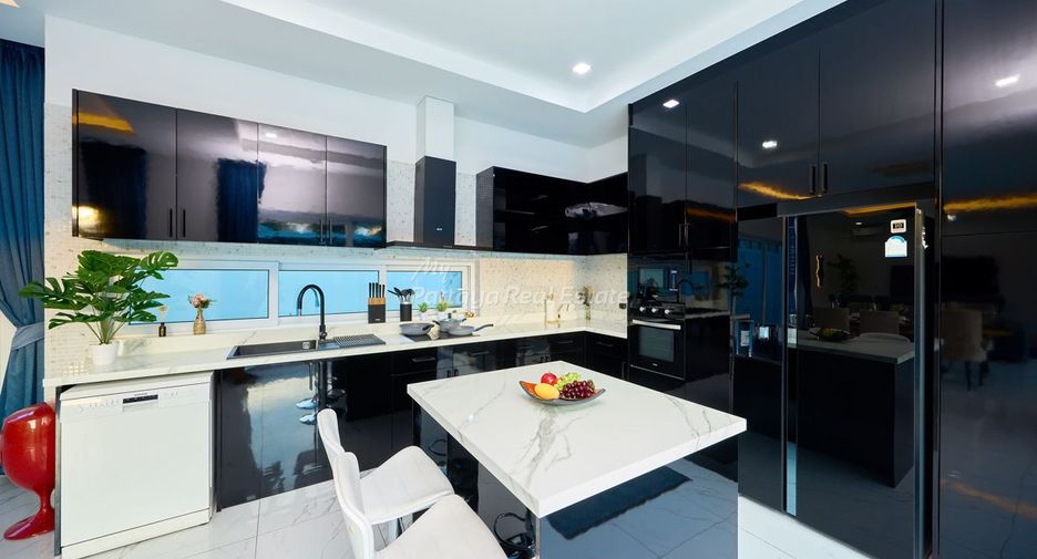 For sale 3 bedrooms villa in East Pattaya, Pattaya
