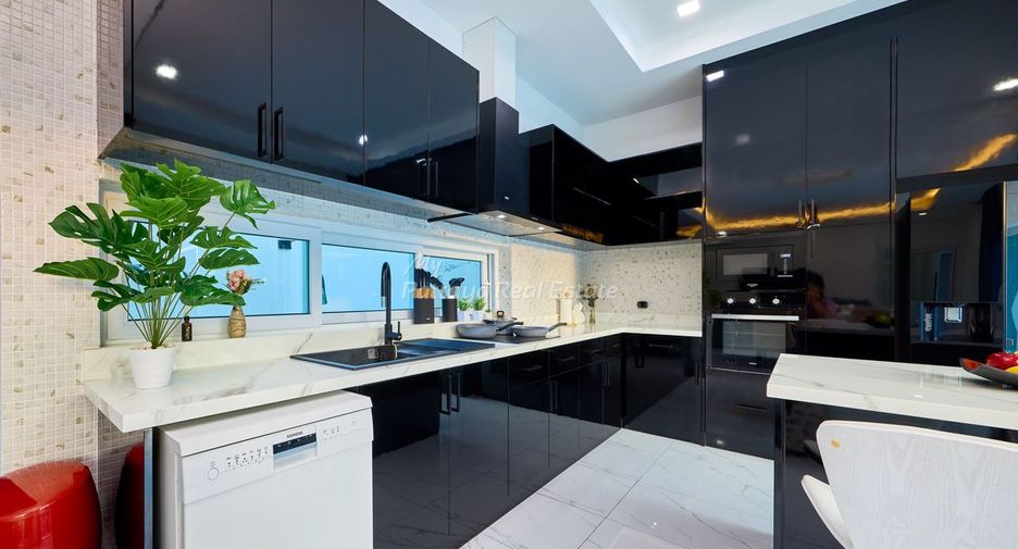 For sale 3 bedrooms villa in East Pattaya, Pattaya
