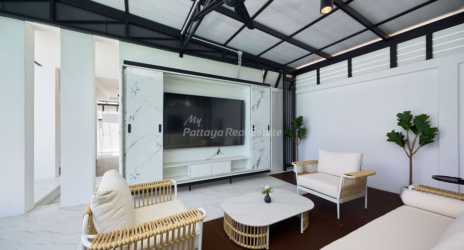 For sale 3 bedrooms villa in East Pattaya, Pattaya