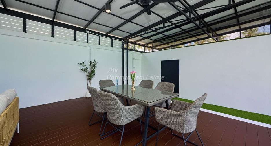 For sale 3 bedrooms villa in East Pattaya, Pattaya