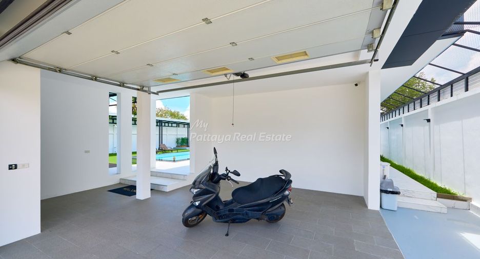 For sale 3 bedrooms villa in East Pattaya, Pattaya