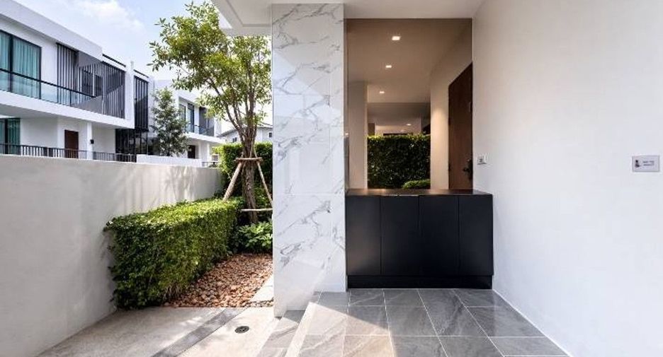 Casa en venta de 4 habitaciones en Min Buri, Bangkok