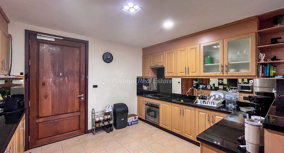 For sale 2 bedrooms condo in Pratumnak, Pattaya