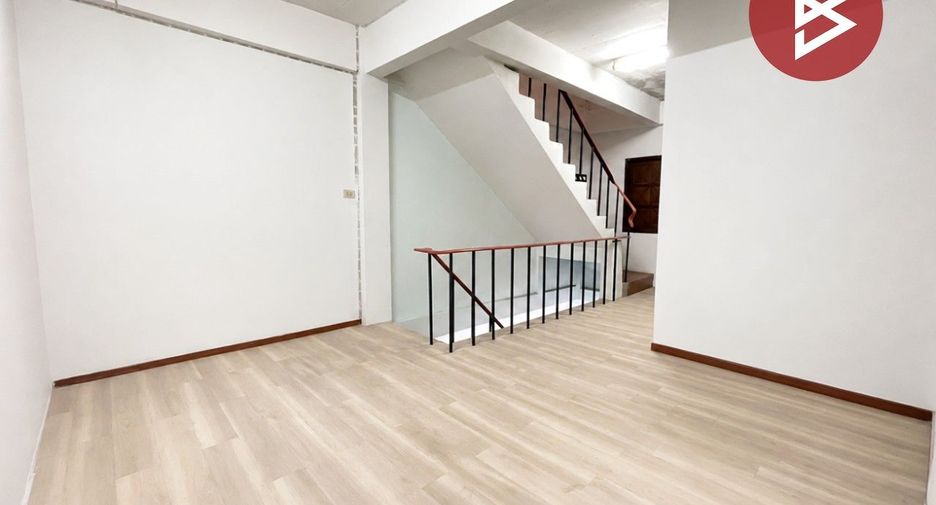 Gewerbefläche zum Kauf mit 2 Zimmer in Mueang Chon Buri, Chonburi