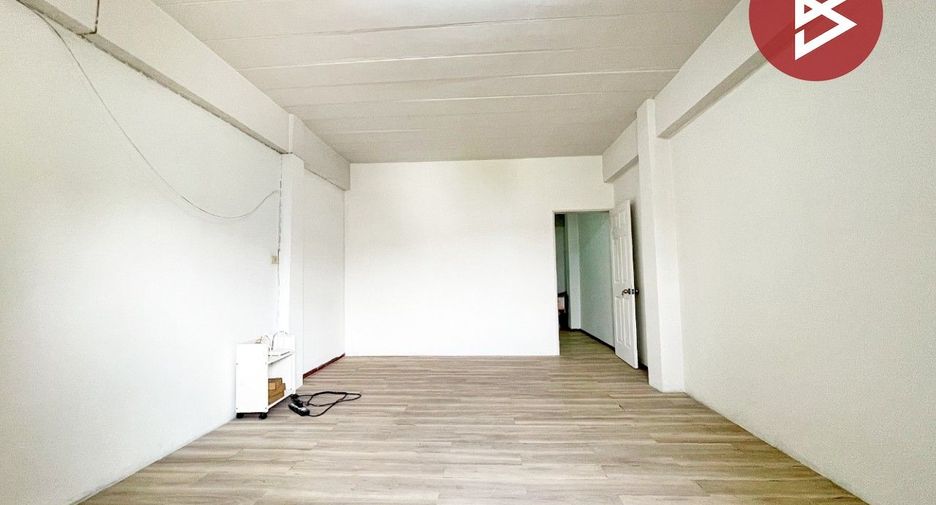 Gewerbefläche zum Kauf mit 2 Zimmer in Mueang Chon Buri, Chonburi