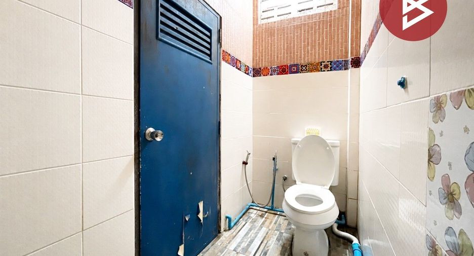 Gewerbefläche zum Kauf mit 2 Zimmer in Mueang Chon Buri, Chonburi