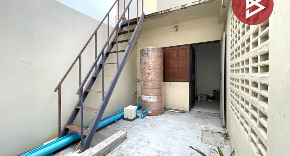 Gewerbefläche zum Kauf mit 2 Zimmer in Mueang Chon Buri, Chonburi