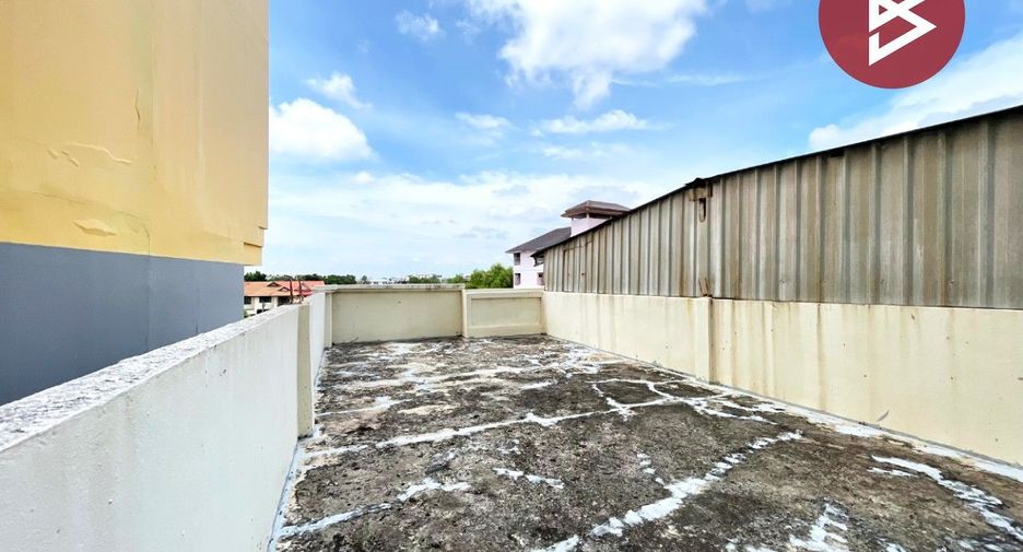 Gewerbefläche zum Kauf mit 2 Zimmer in Mueang Chon Buri, Chonburi