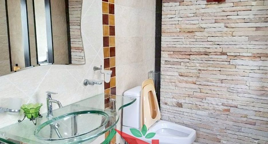 For sale 4 bedrooms house in Khlong Sam Wa, Bangkok