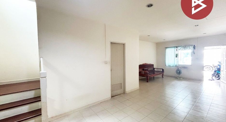 Casa adosada en venta de 2 habitaciones en Phra Samut Chedi, Samut Prakan