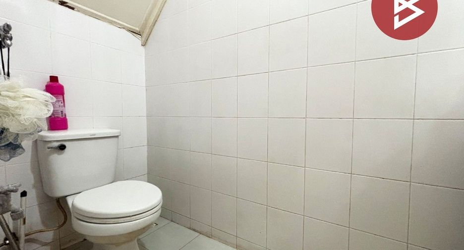 Casa adosada en venta de 2 habitaciones en Phra Samut Chedi, Samut Prakan