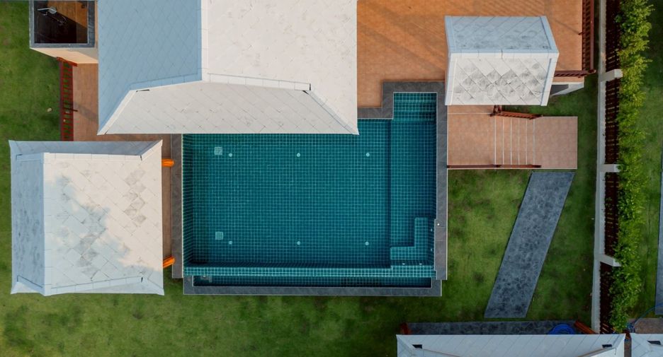 For rent 3 bedrooms villa in East Pattaya, Pattaya