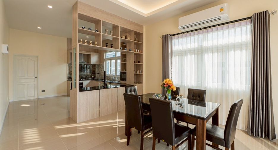 For rent 3 bedrooms villa in East Pattaya, Pattaya