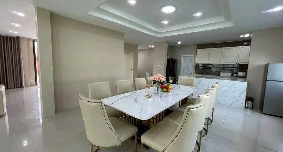 Haus zum Kauf mit 5 Zimmer in Sai Mai, Bangkok