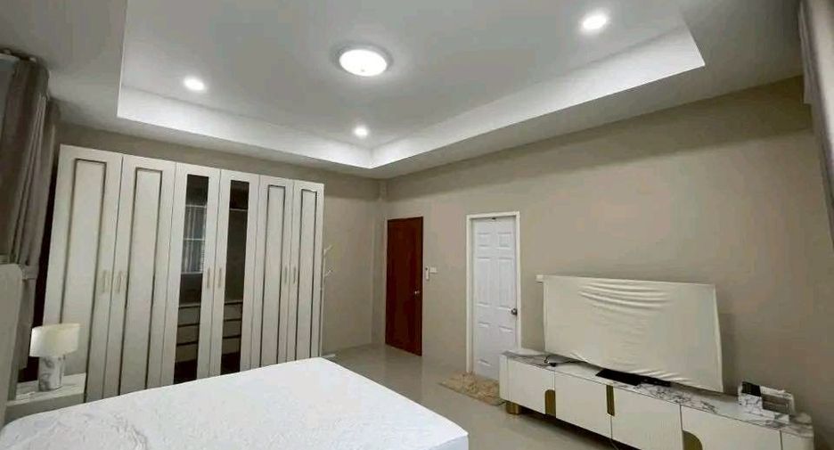 Haus zum Kauf mit 5 Zimmer in Sai Mai, Bangkok
