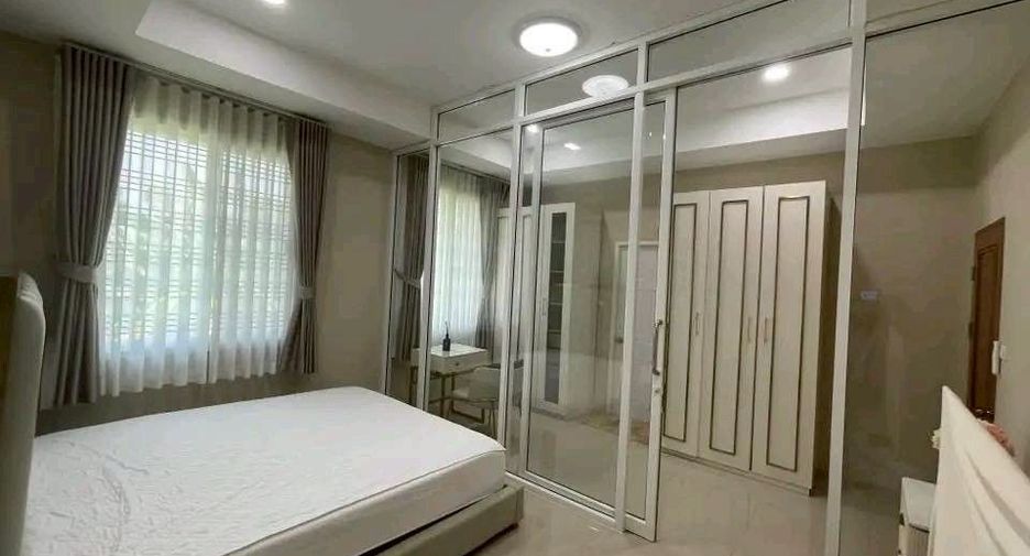 Haus zum Kauf mit 5 Zimmer in Sai Mai, Bangkok