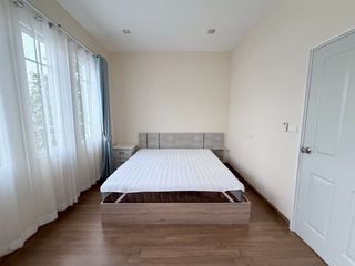 Casa adosada en alquiler de 3 habitaciones en Mueang Chiang Mai, Chiang Mai