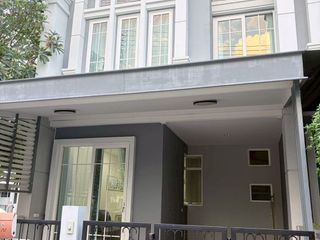 Casa adosada en alquiler de 3 habitaciones en Mueang Chiang Mai, Chiang Mai