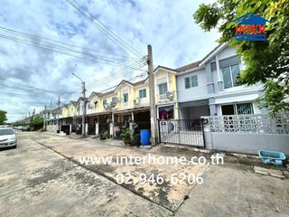 Reihenhaus zum Kauf mit 3 Zimmer in Saphan Sung, Bangkok