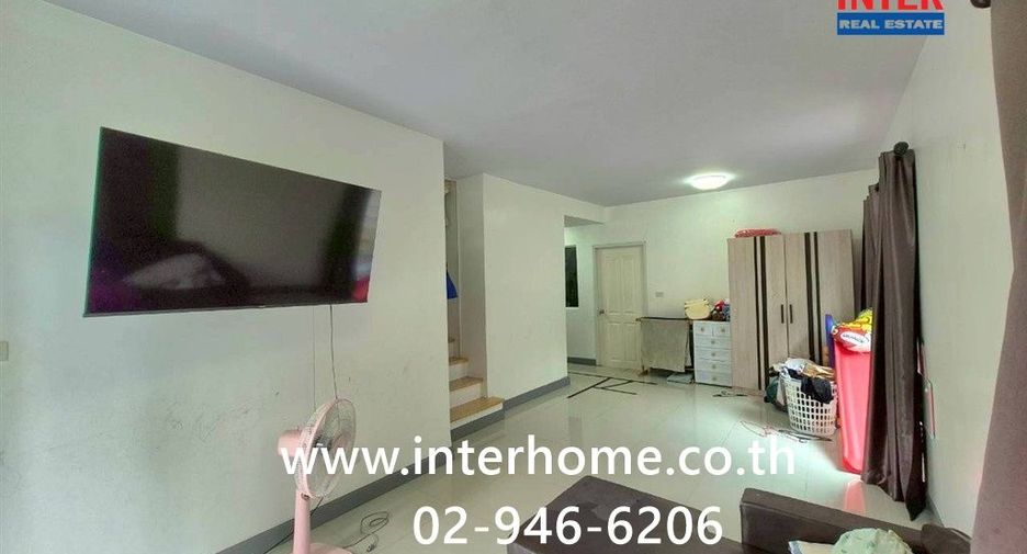 Reihenhaus zum Kauf mit 3 Zimmer in Saphan Sung, Bangkok