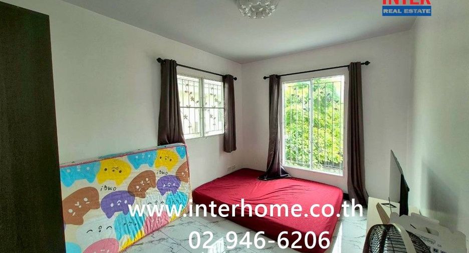 Reihenhaus zum Kauf mit 3 Zimmer in Saphan Sung, Bangkok