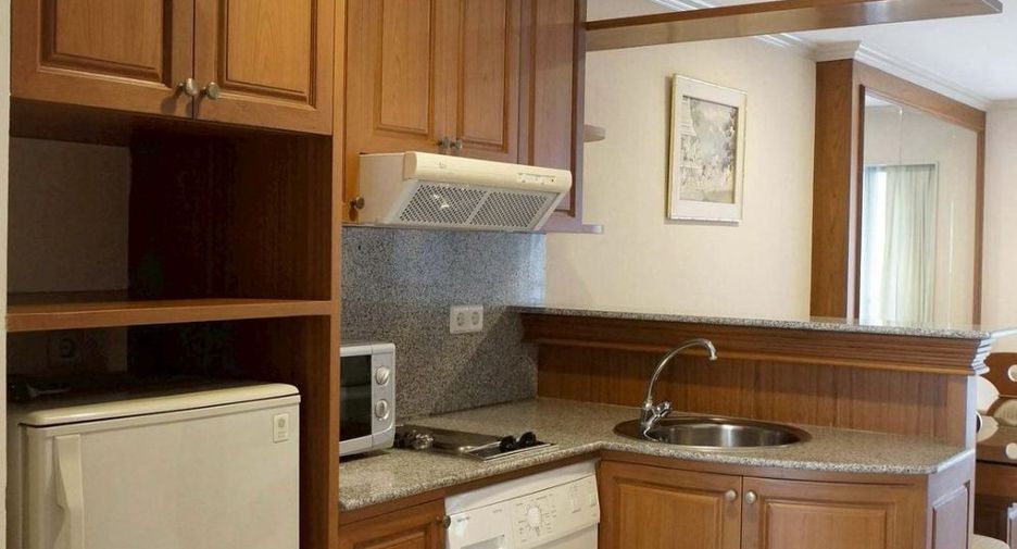 For rent 2 bedrooms condo in Bang Rak, Bangkok