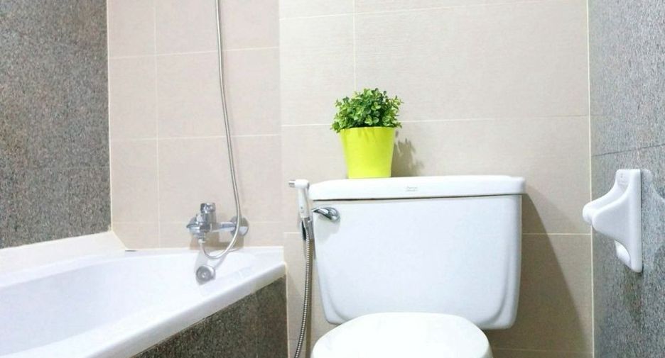For rent 2 bedrooms condo in Bang Rak, Bangkok