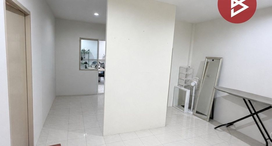 出售 2 卧室 联排别墅 在 Mueang Chon Buri, Chon Buri