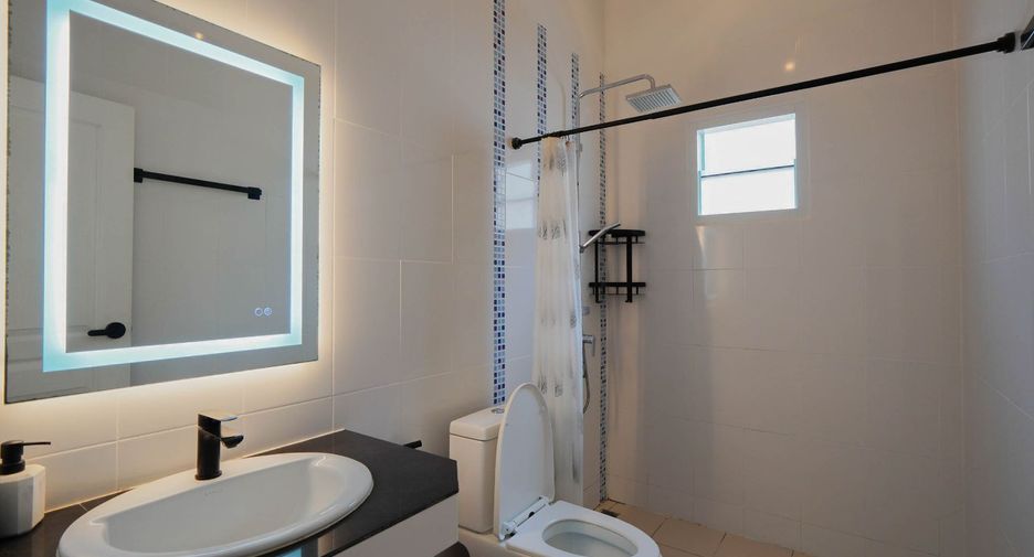 For sale 2 bedrooms house in East Pattaya, Pattaya